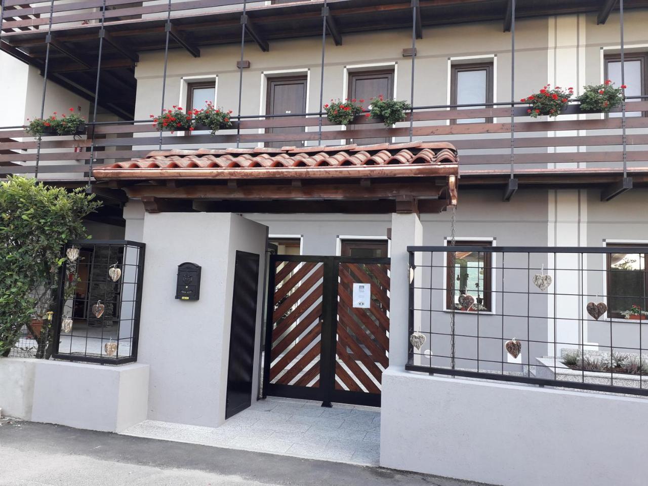Cascina Tumas Orta Lake Pettenasco Luaran gambar